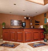 Days Inn & Suites by Wyndham Wausau