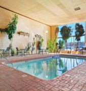 Days Inn & Suites by Wyndham Clovis