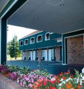 Econo Lodge And Suites