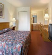 Days Inn by Wyndham Staunton North
