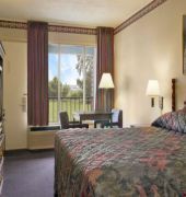 Days Inn by Wyndham Seymour
