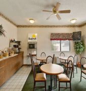 Days Inn by Wyndham Topeka