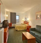 Days Inn by Wyndham Topeka