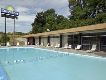 Days Inn by Wyndham Dubuque