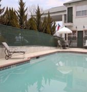 Days Inn by Wyndham Suites Fredericksburg