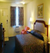 Knights Inn Highland
