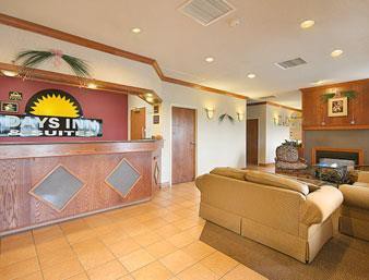 Days Inn & Suites by Wyndham Kokomo
