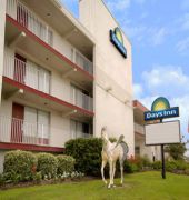 Days Inn & Suites by Wyndham Kill Devil Hills-Mariner