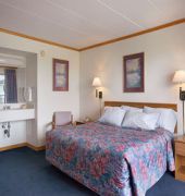 Days Inn & Suites by Wyndham Kill Devil Hills-Mariner