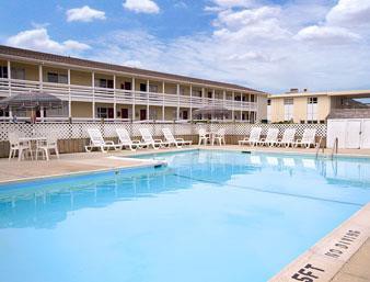 Days Inn & Suites by Wyndham Kill Devil Hills-Mariner