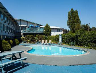 Howard Johnson Hotel - Nanaimo Harbourside