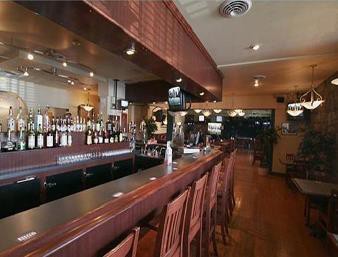 Howard Johnson Hotel by Wyndham Port Alberni