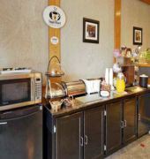 Super 8 by Wyndham Sarnia ON