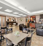 Super 8 by Wyndham Saskatoon Near Saskatoon Airport