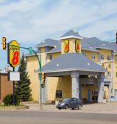 Super 8 by Wyndham Saskatoon Near Saskatoon Airport