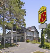 Super 8 by Wyndham Sault Ste Marie On