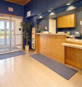 Super 8 by Wyndham Baldwin