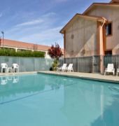 Super 8 Willows