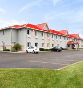 Howard Johnson by Wyndham West Fargo
