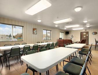 Howard Johnson by Wyndham West Fargo