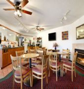 Howard Johnson by Wyndham West Fargo
