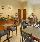 Days Inn West Liberty