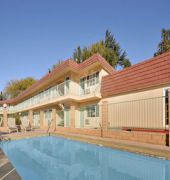Days Inn by Wyndham King City