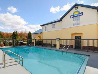 Days Inn by Wyndham Lincoln