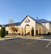 Days Inn by Wyndham Lincoln