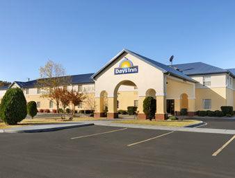 Days Inn by Wyndham Lincoln