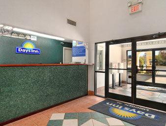 Days Inn by Wyndham Lincoln