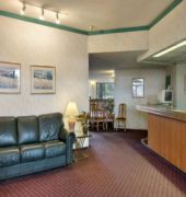 Days Inn by Wyndham Shelburne/Burlington