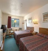Super 8 by Wyndham Shenandoah