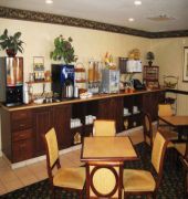 Country Inn & Suites by Radisson, London South, ON