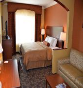 Comfort Suites Oceanside Marina