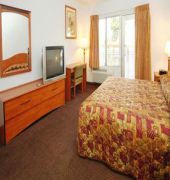 Econo Lodge Inn & Suites Oakland Airport
