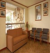 Econo Lodge Inn & Suites Oakland Airport