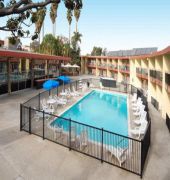 Econo Lodge Inn & Suites Oakland Airport