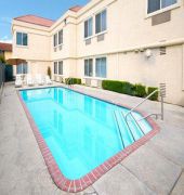 Comfort Suites