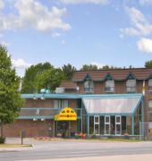 Super 8 Toronto East ON