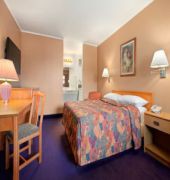 Travelodge by Wyndham Moose Jaw
