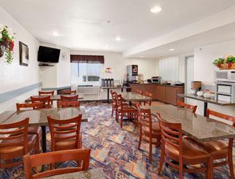 Super 8 by Wyndham Swift Current