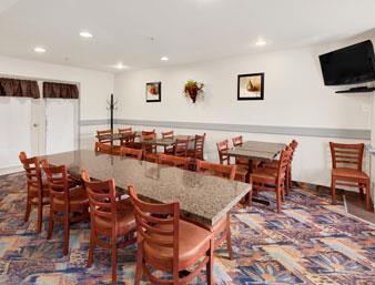 Super 8 by Wyndham Swift Current