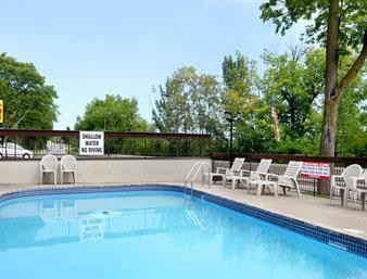 Super 8 Niagara Falls North