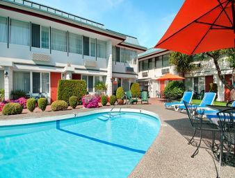 Travelodge Victoria Airport/Sidney