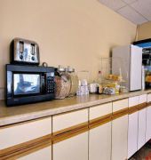 Rodeway Inn & Suites