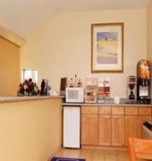 Rodeway Inn & Suites
