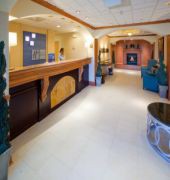 Holiday Inn Express Hotel & Suites Woodbridge