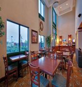 Holiday Inn Express & Suites Olive Branch