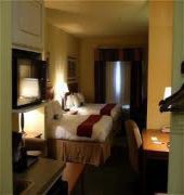 Holiday Inn Express Hotel & Suites Magnolia-Lake Columbia